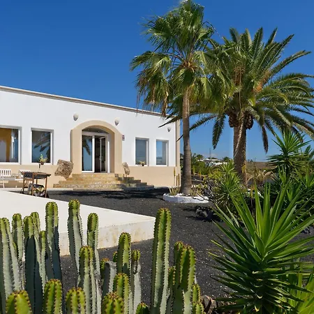 Casa Atlantico -puerto Calero Lanzarote. Piscina * Yaiza (Lanzarote)